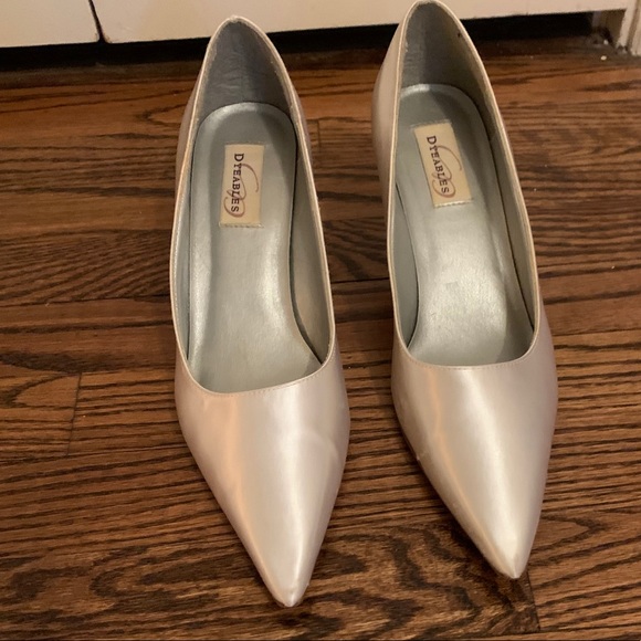 Dyables Gala White Satin Closed Toe Heel - Picture 5 of 9